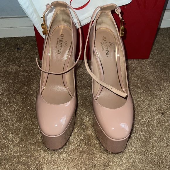 VALENTINO GARAVANI TAN-GO PLATFORM PUMP IN PATENT LEATHER 155 MM Rose color - Picture 11 of 15
